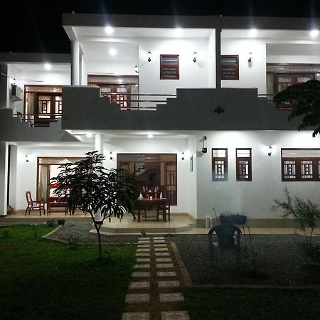 Villa River View Aluthgama Extérieur photo