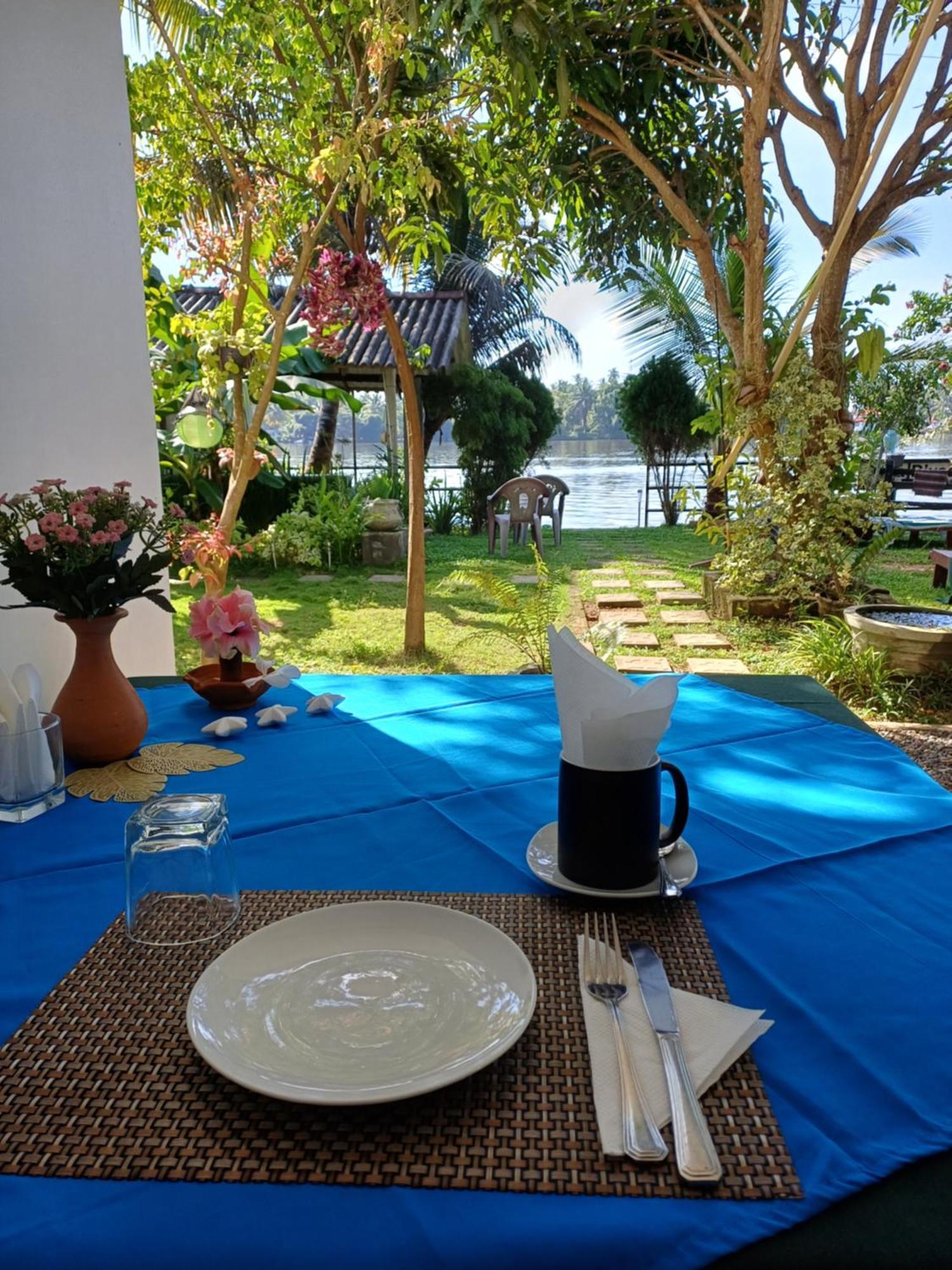 Villa River View Aluthgama Extérieur photo