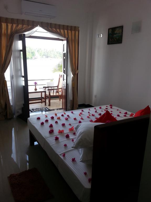 Villa River View Aluthgama Extérieur photo
