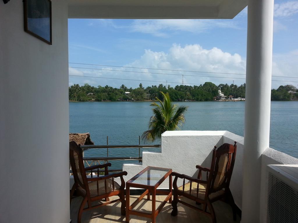 Villa River View Aluthgama Extérieur photo