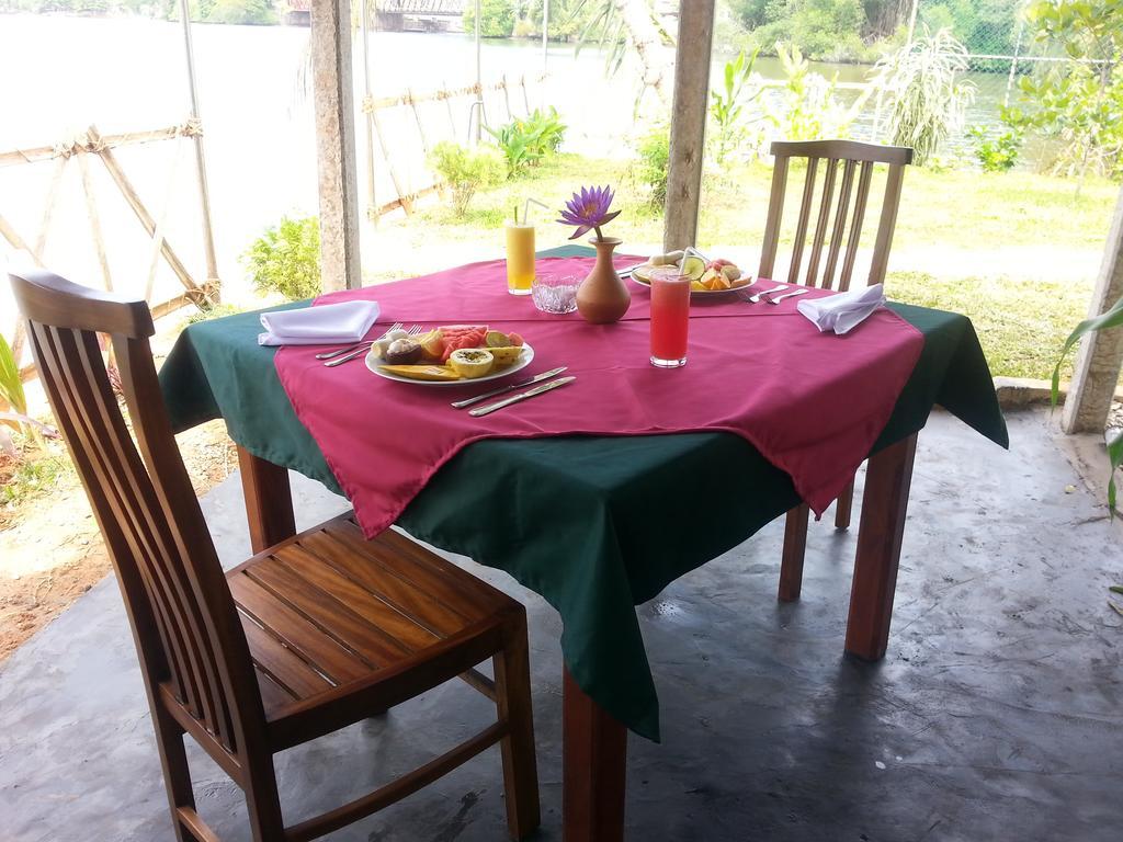 Villa River View Aluthgama Extérieur photo